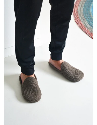 Chinelos de quarto, modelo fechado -...