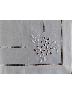 52x37 cm - Mantel individual 100% lino bordado a mano 2