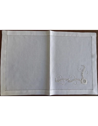 52x37 cm - Mantel individual 100% lino bordado a mano
