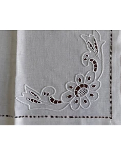 52x37 cm - Mantel individual 100% lino bordado a mano 2