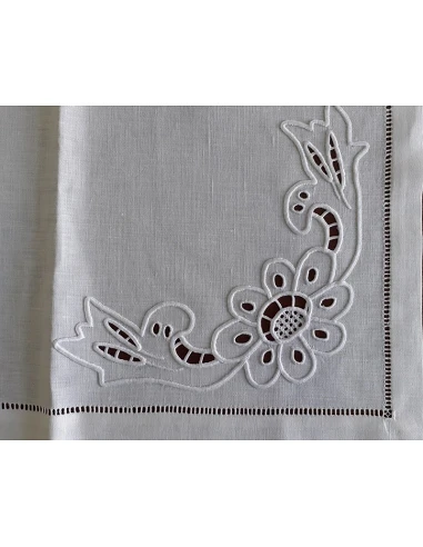 52x37 cm - Mantel individual 100% lino bordado a mano