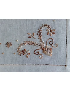 52x37 cm - Mantel individual 100% lino bordado a mano 2
