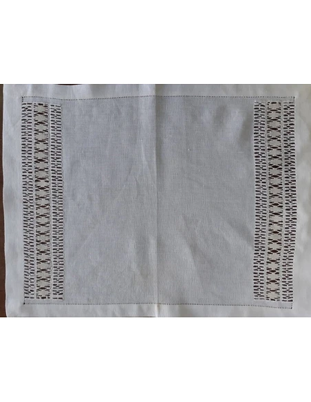 52x37 cm - Individuais de mesa 100% linho bordado a mão - bordados da lixa 