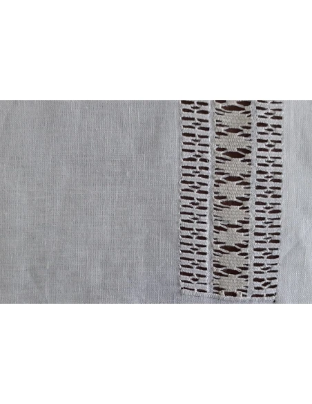 52x37 cm - Mantel individual 100% lino bordado a mano