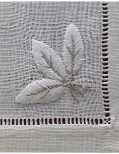 52x37 cm - Mantel individual 100% lino bordado a mano 2