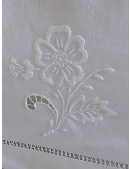 170x350 Toalha de mesa de linho bordada a mão - Bordados richelieu C/ Flor Branco