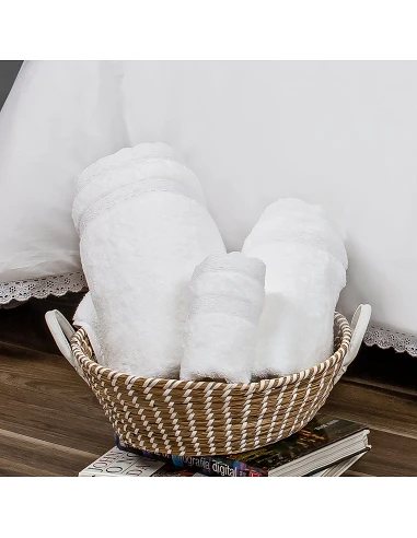 Jogo de 3 toalhas 100% algodão  600 gr./m2  - C/ renda aplicada SEVILLA