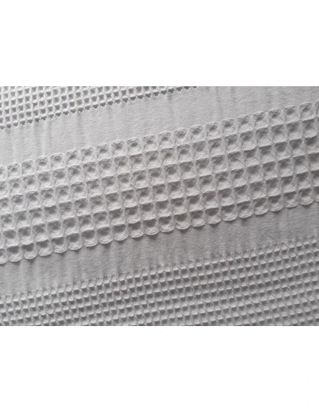 COLCHA VERANO CON VOLANTES - COLCHA TEXTURA NIDO DE ABEJA - COLCHA VERANO COLOR GRIS