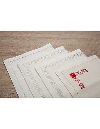 50x50 cm - 1 Guardanapo 100% linho bordado a mão - bordados da lixa