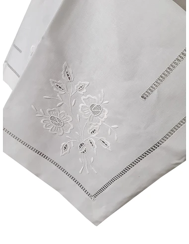 180x350 Toalha de mesa de linho bordada a mão - bordados da lixa