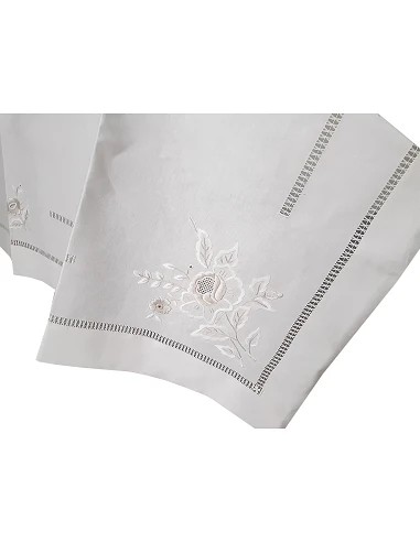 180x350 Mantel de lino Bordado A Mano - Mantel bordado con hilo / CREATIVE MAGNOLIA C/ CRIVO