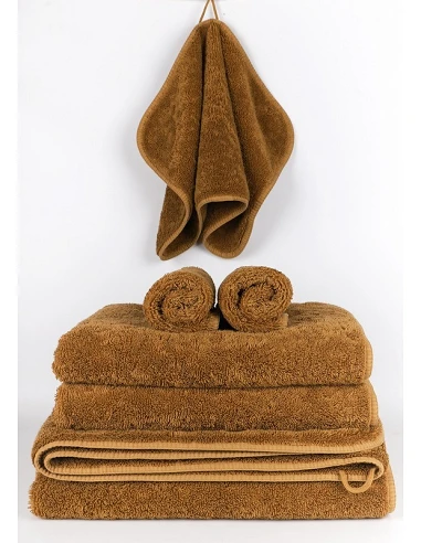 720 gr./m2  Algodón peinado - Conjunto de 3 toallas de baño